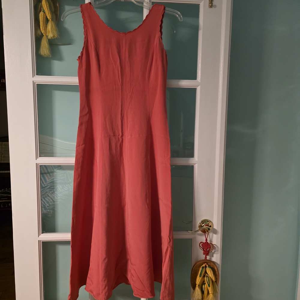 Chic Sleeveless Coral Midi Silk Dress